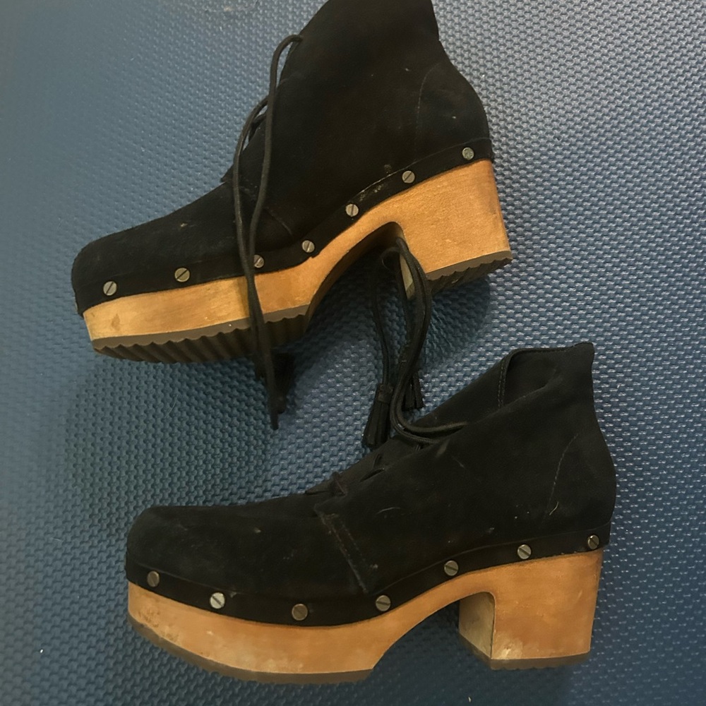 Dr. Scholl's Black Lace-Up Women's Boots - Picture 3 of 5